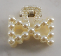 Pearl Charm Bow Clip