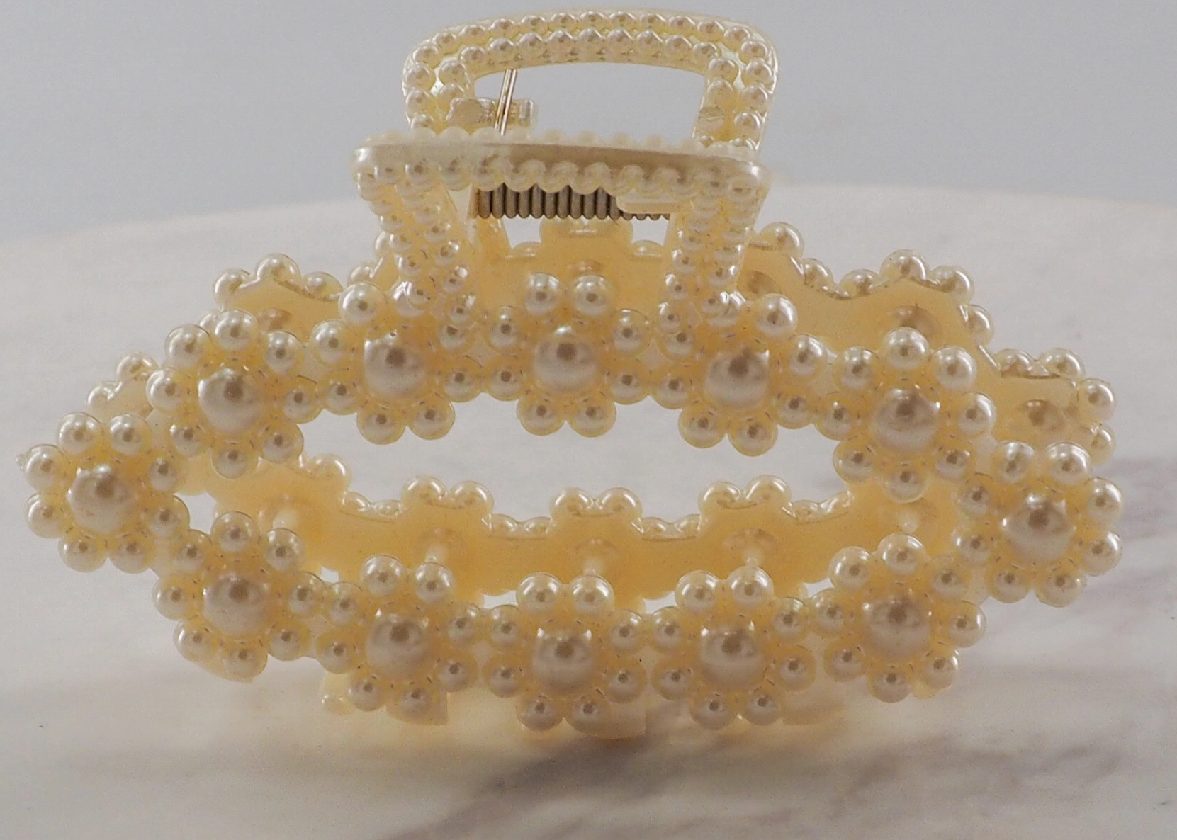 Daisy Pearl Dream Clip - Image 3