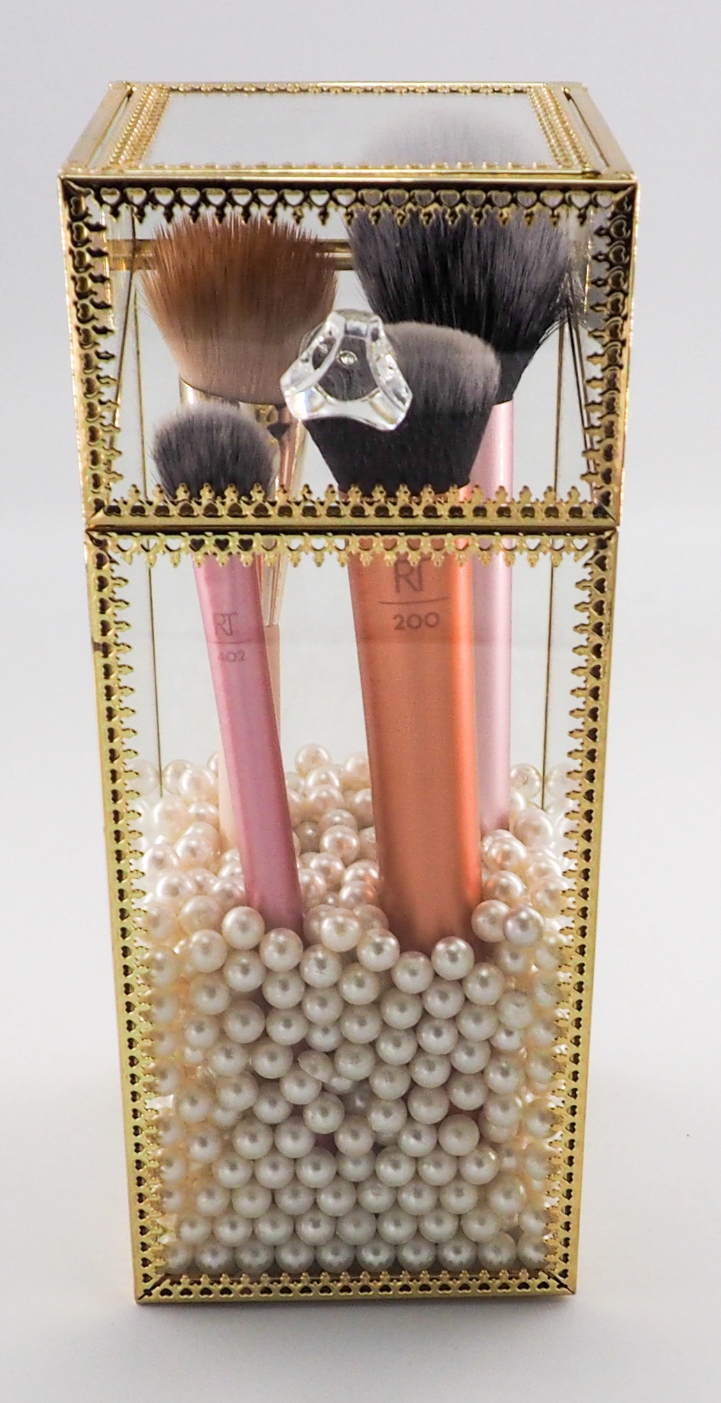 Golden Glow Brush Organiser - Image 11