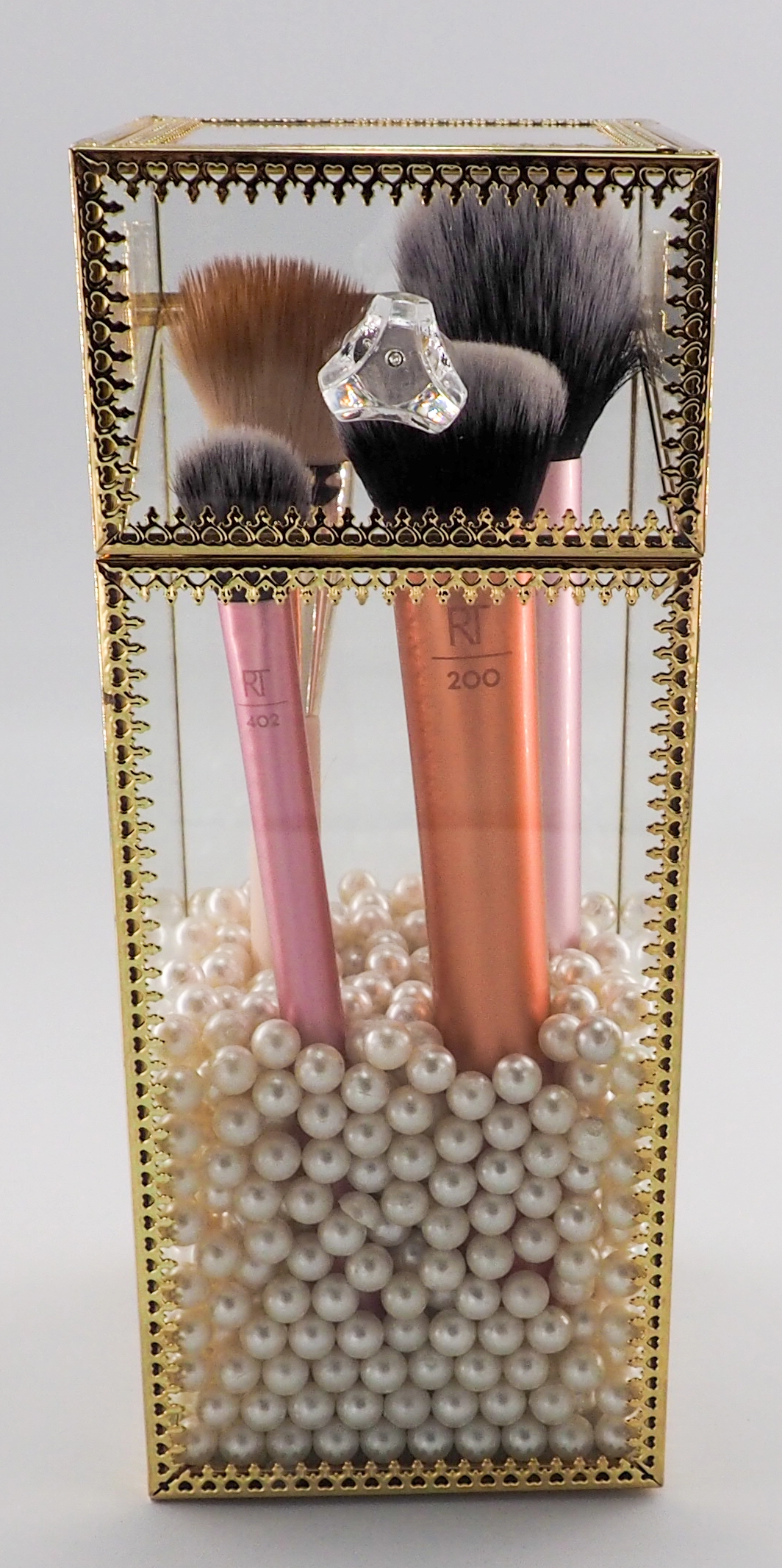 Golden Glow Brush Organiser - Image 10
